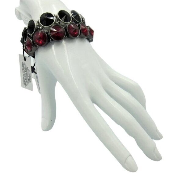 White House Black Market Jewelry - White House Black Market Red & Black Crystal w/Black Metal Alloy Set NEW $98